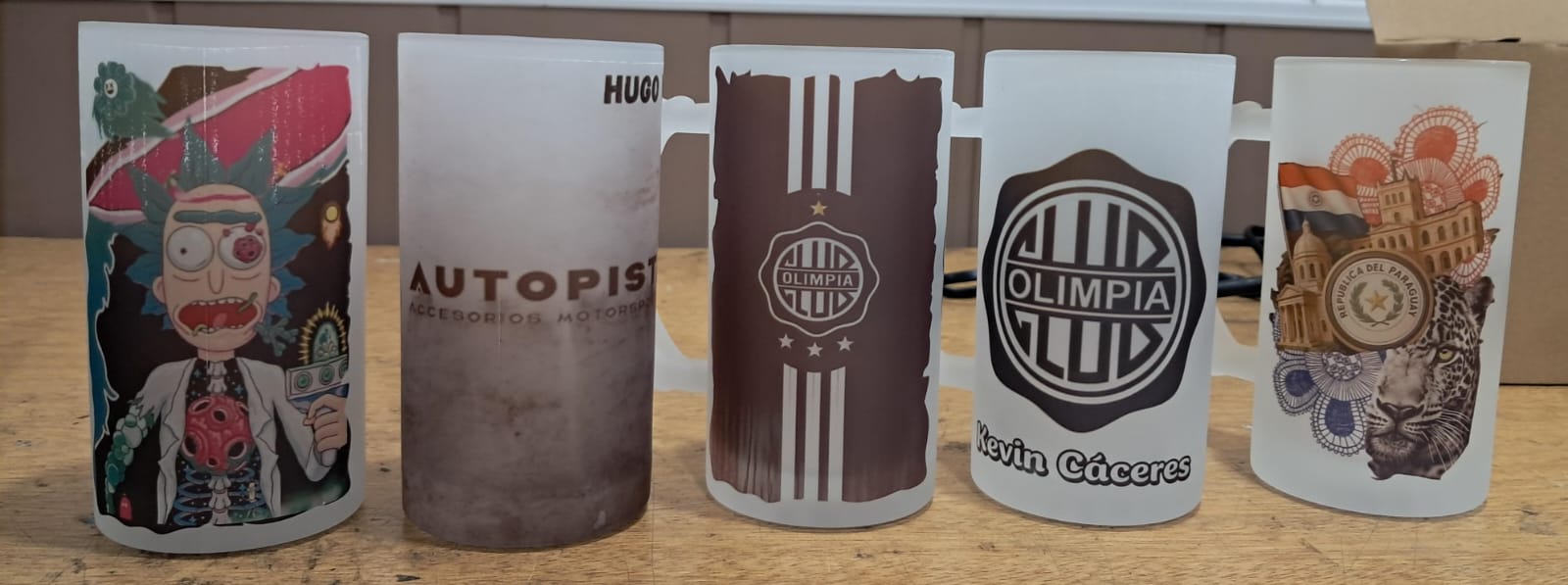 Línea de tazas sublimadas con diseños variados